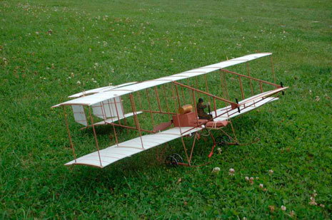 Al Foot's Boxkite model before its unplanned take off.