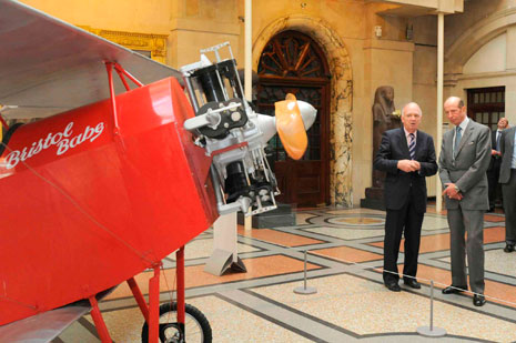Oliver Dearden (Bristol Aero Collection) with the replica Bristol Babe that has been installed underneath the replica Boxkite.